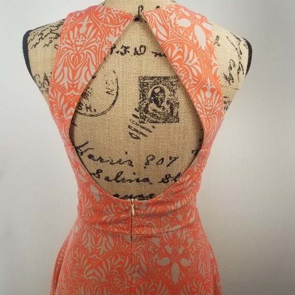 Classic Cut Out Sleeveless Summer Dress - Picture 5 of 8